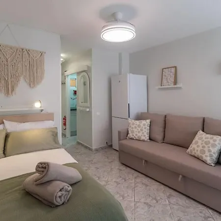 아파트 Estudio Reformado Con Vistas Al Mar Y Piscina, Ideal Parejas En 베날마데나코스타