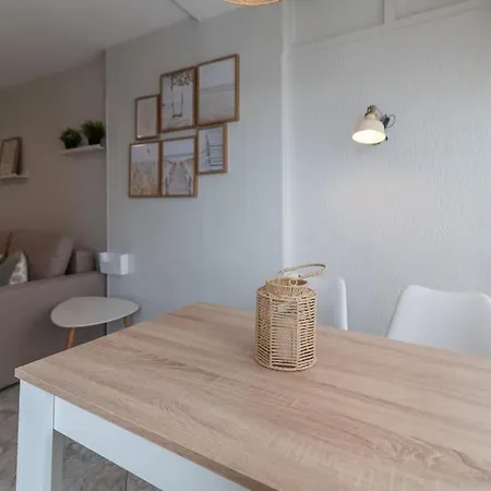 아파트 Estudio Reformado Con Vistas Al Mar Y Piscina, Ideal Parejas En *